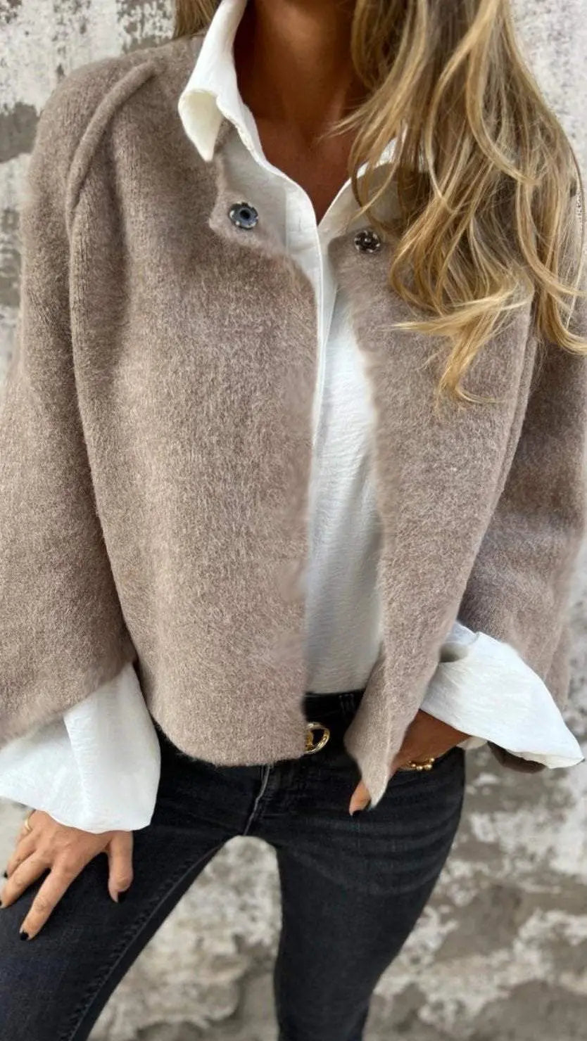 Ava | Women's coat with a round neckline and long sleeves