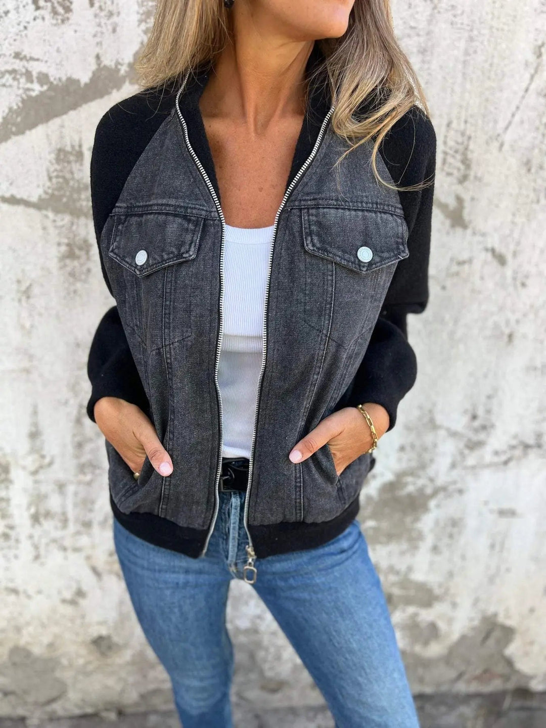 Quinn | Casual zip-up jacket with a V-neck