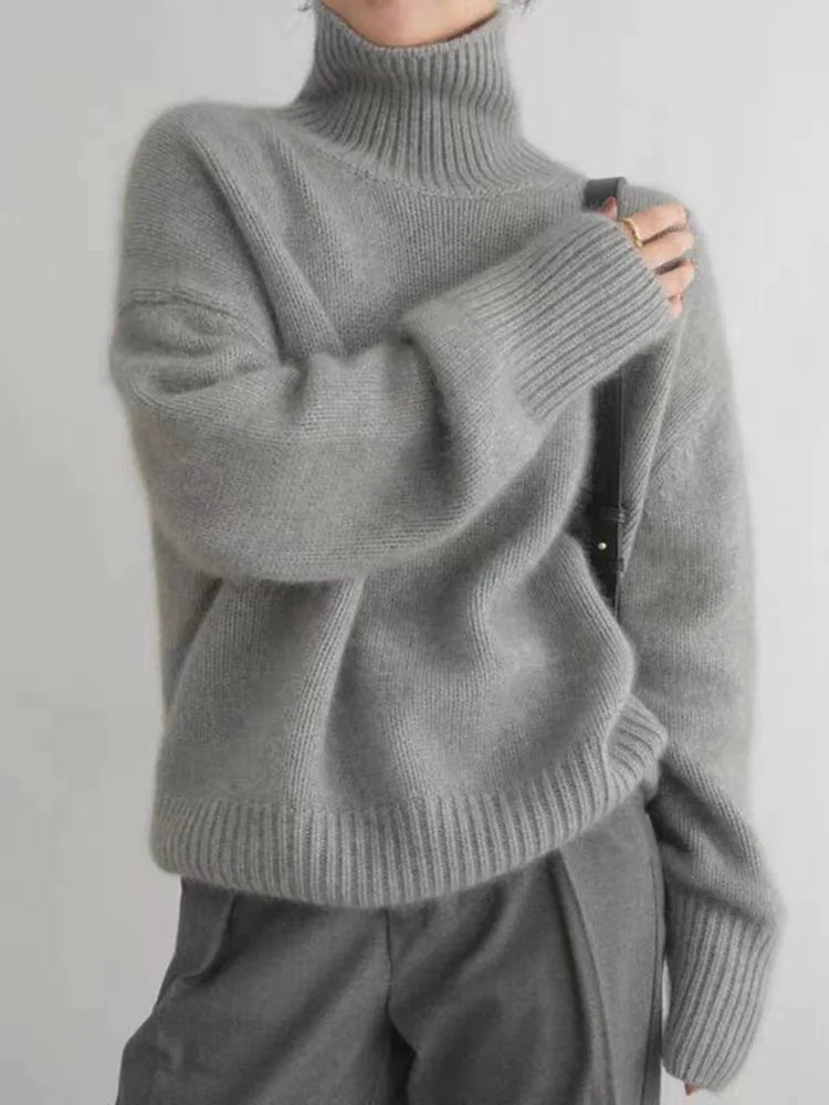 Alecia | Women's Luxurious Roll Neck Jumper | Timeless Elegance