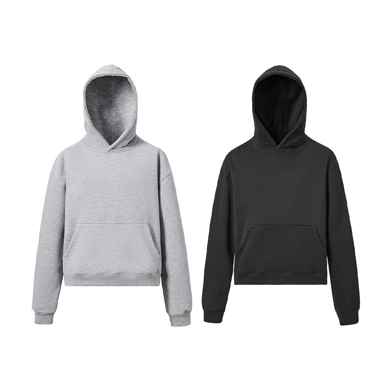 Unisex hoodie made of soft fleece with kangaroo pocket and shortened silhouette Hudson & Parker