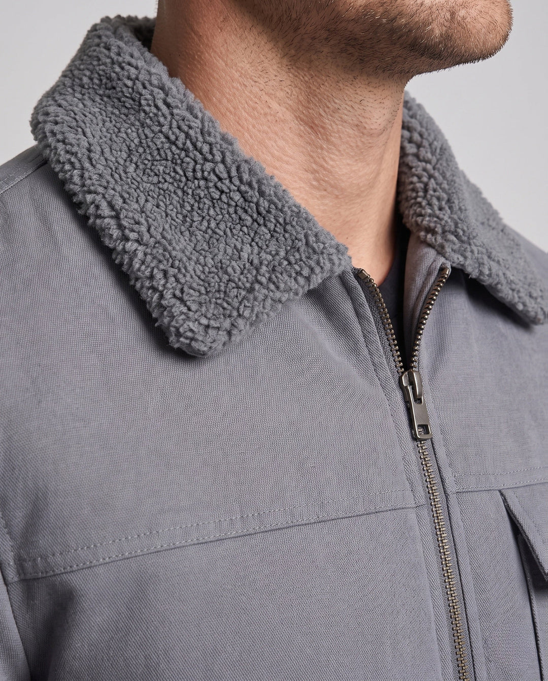 Men's insulated teddy fleece work jacket with stand-up collar and chest flap pocket