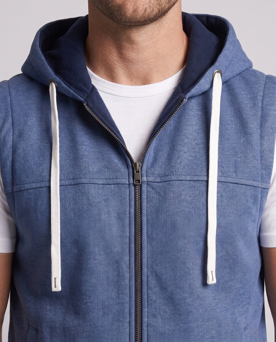Men's hooded vest with full zip, contrast cord and patch pockets