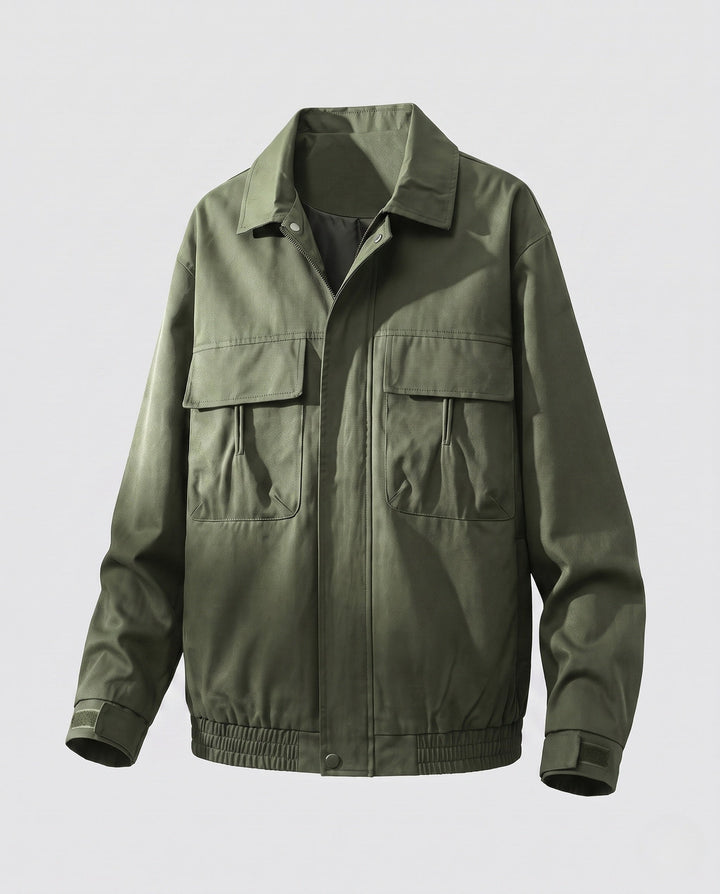 Men's casual field jacket with chest flap pockets, elastic hem, and zipper