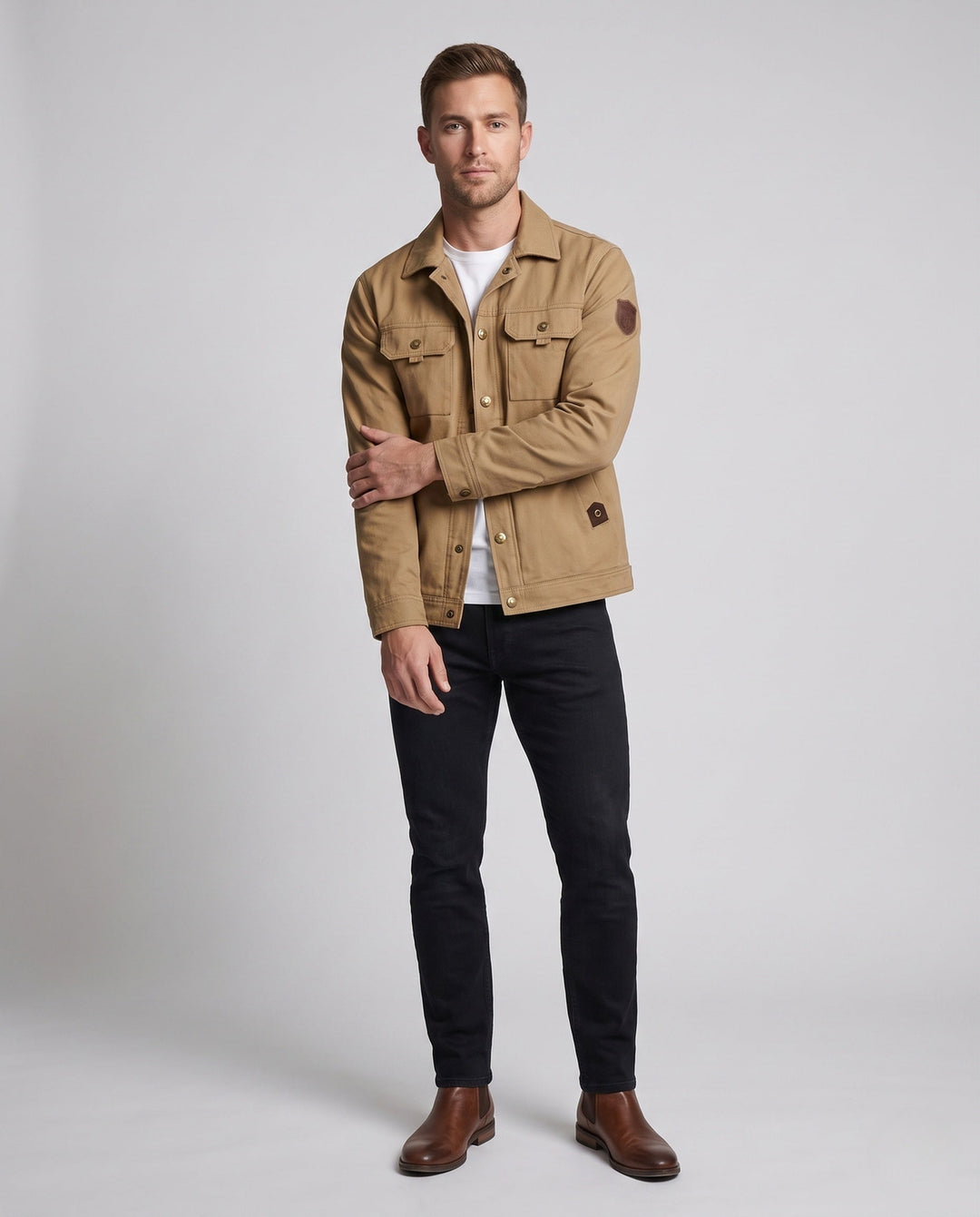 Men's robust canvas field jacket with wind-resistant membrane, chest flap pockets and reinforced snap buttons