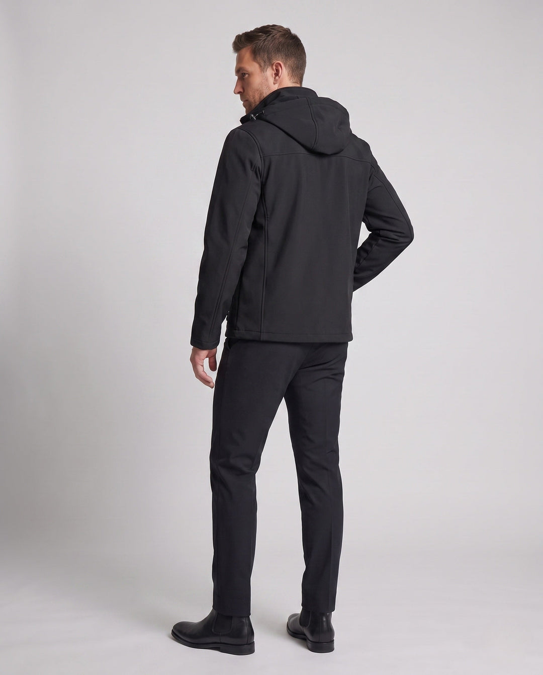 Men's technical softshell hoodie jacket with windproof membrane, adjustable hood and concealed zip pockets