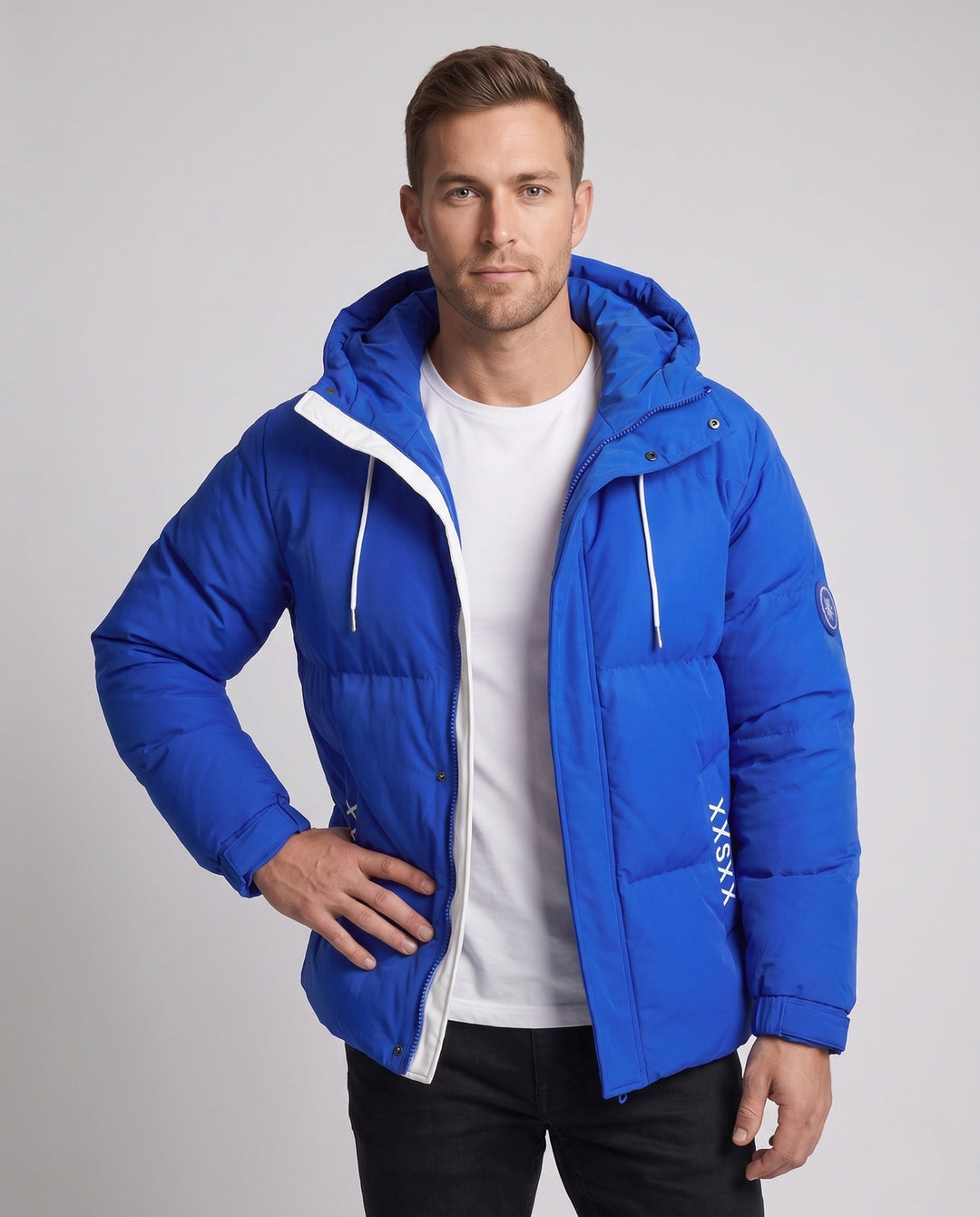 Men's urban quilted hoodie with thermal insulation, contrasting trim and adjustable hem