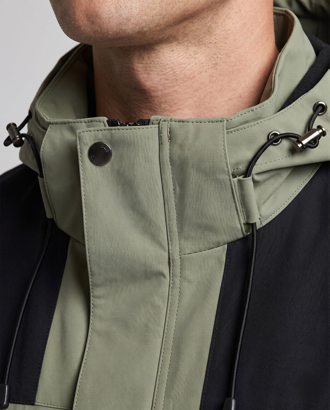 Men's waterproof multi-layer softshell outdoor jacket with removable fleece lining and adjustable hood