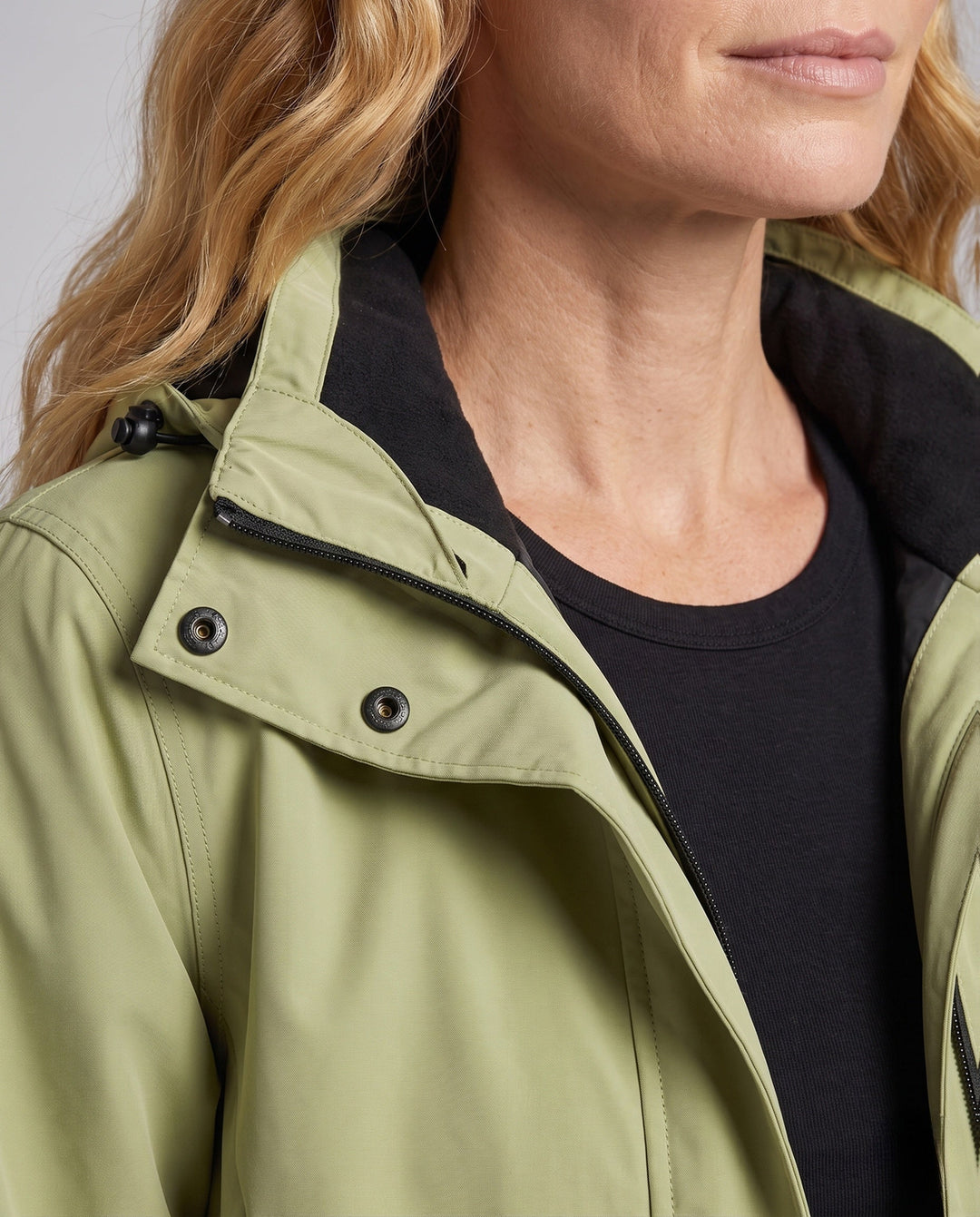 Unisex two-tone softshell jacket with hood, wind and water-repellent outdoor performance