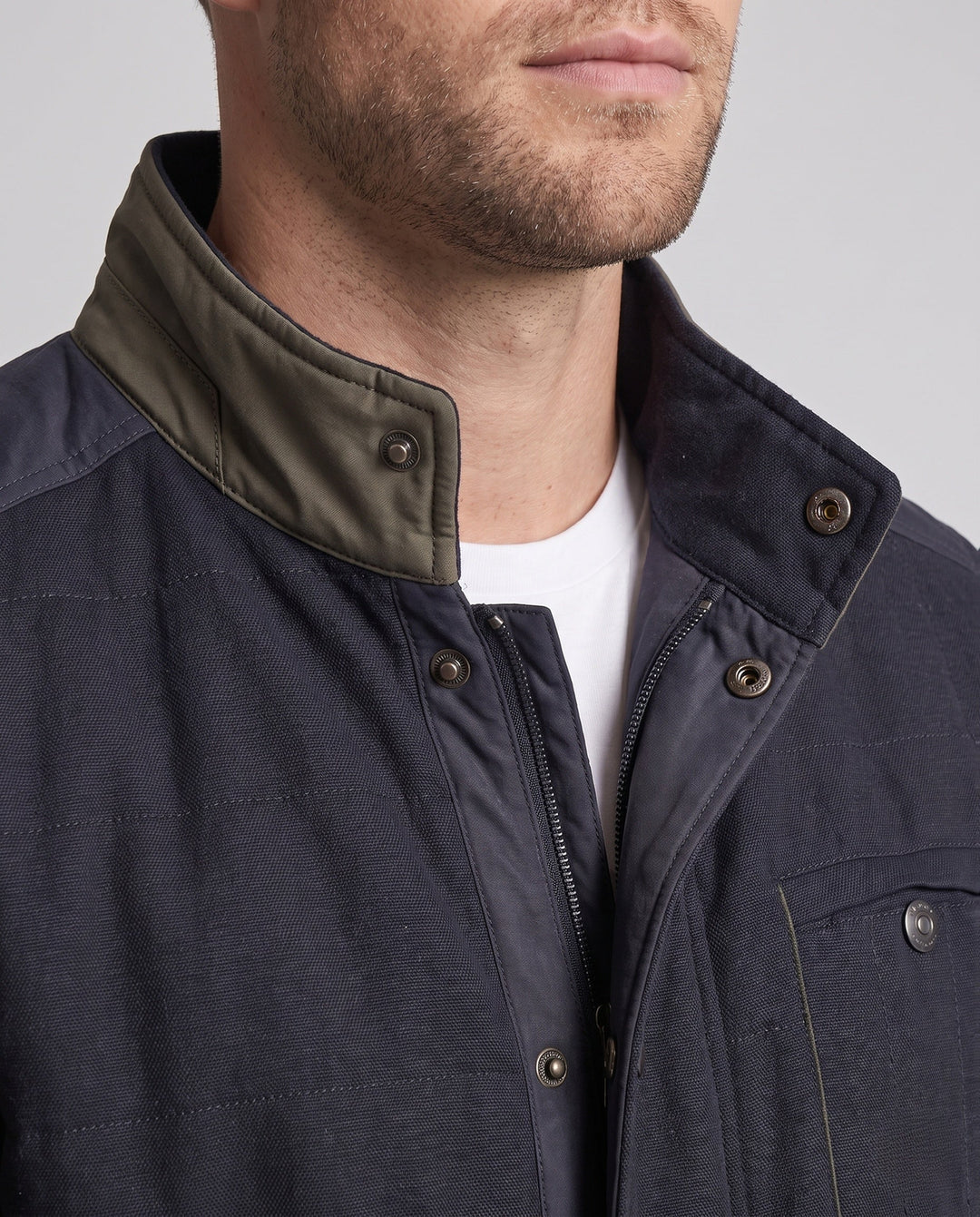 Men's Stand Collar Quilted Jacket with Contrast Sleeves made of Blended Material