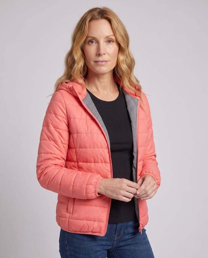 Women's ultra-lightweight quilted hooded jacket with thermal lining and slim fit