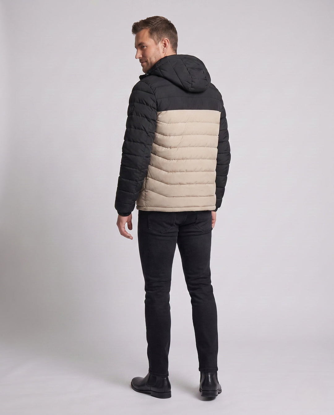 Men's lightly padded quilted jacket with hood and thermo-reflective inner lining