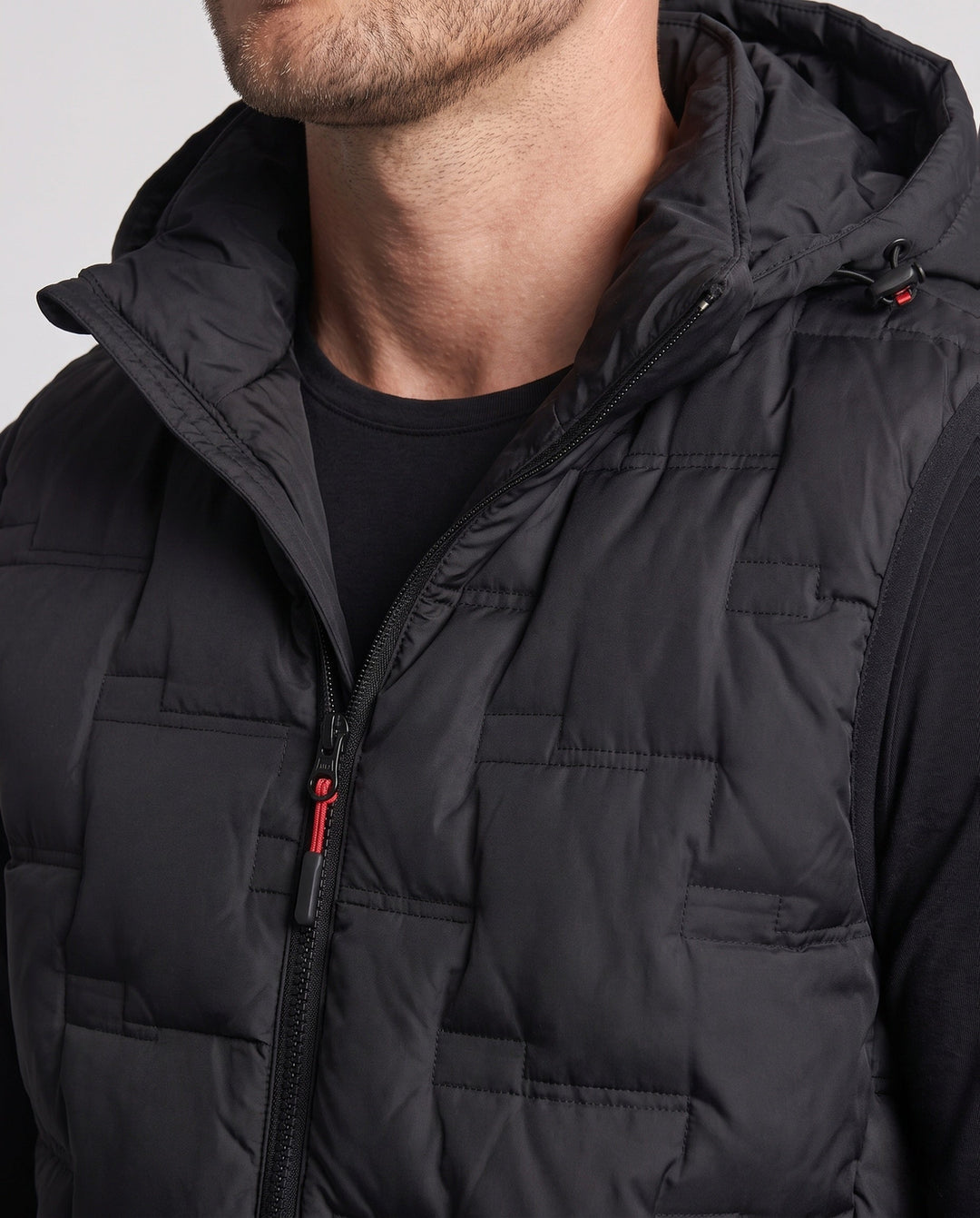 Men's lightweight quilted hooded thermal vest with windproof membrane and elastic hem