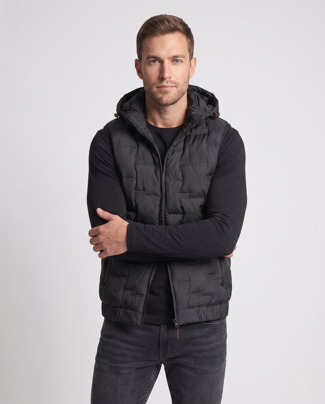 Men's lightweight quilted hooded thermal vest with windproof membrane and elastic hem
