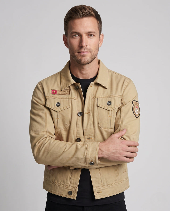 Men's short cut canvas trucker jacket in workwear look with shirt collar, flap pockets and sleeve patch Hudson & Parker