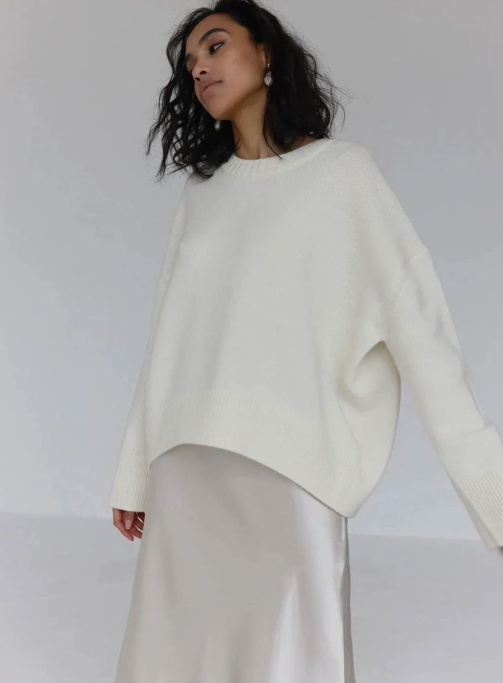 Riley | Women's Oversized Crew-Neck Long-Sleeve Light Knit Sweater