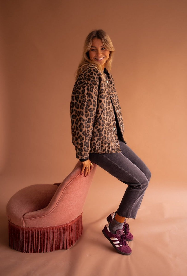 Camila | Women's Oversized Leopard Print Snap-Button Quilted Jacket