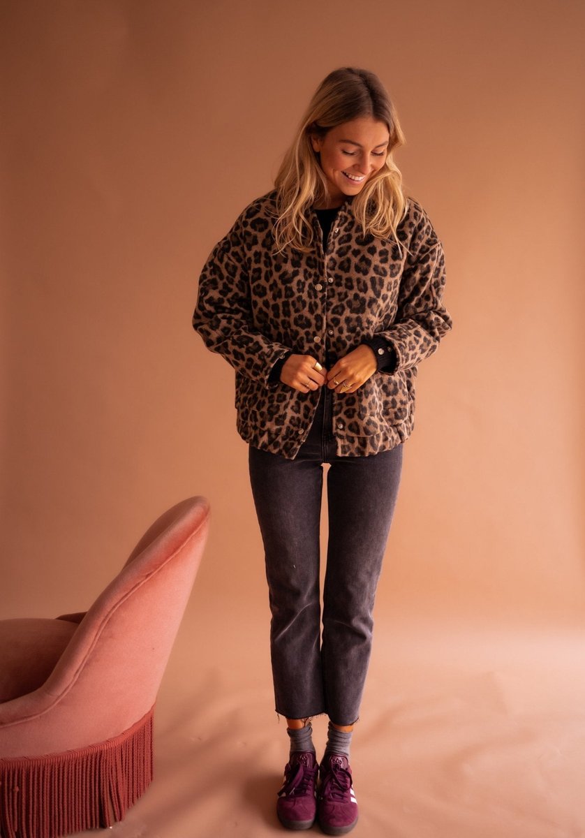 Camila | Women's Oversized Leopard Print Snap-Button Quilted Jacket